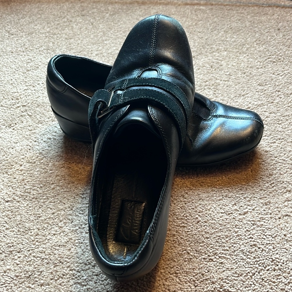 Clark’s Artisan slip on shoes extreme comfort ladies size 7.5 pre-loved black